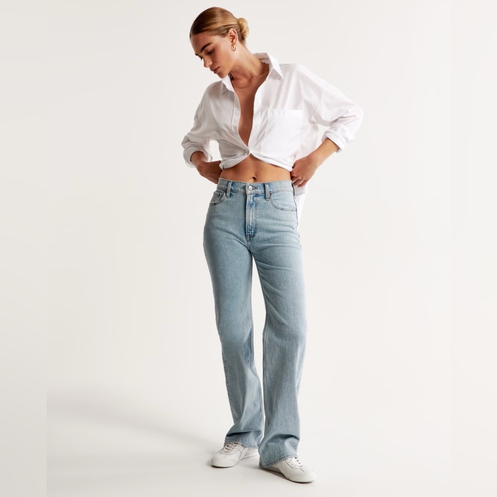 Abercrombie & Fitch 90s Relaxed High Rise Jeans in Light 27 XTRA LONG